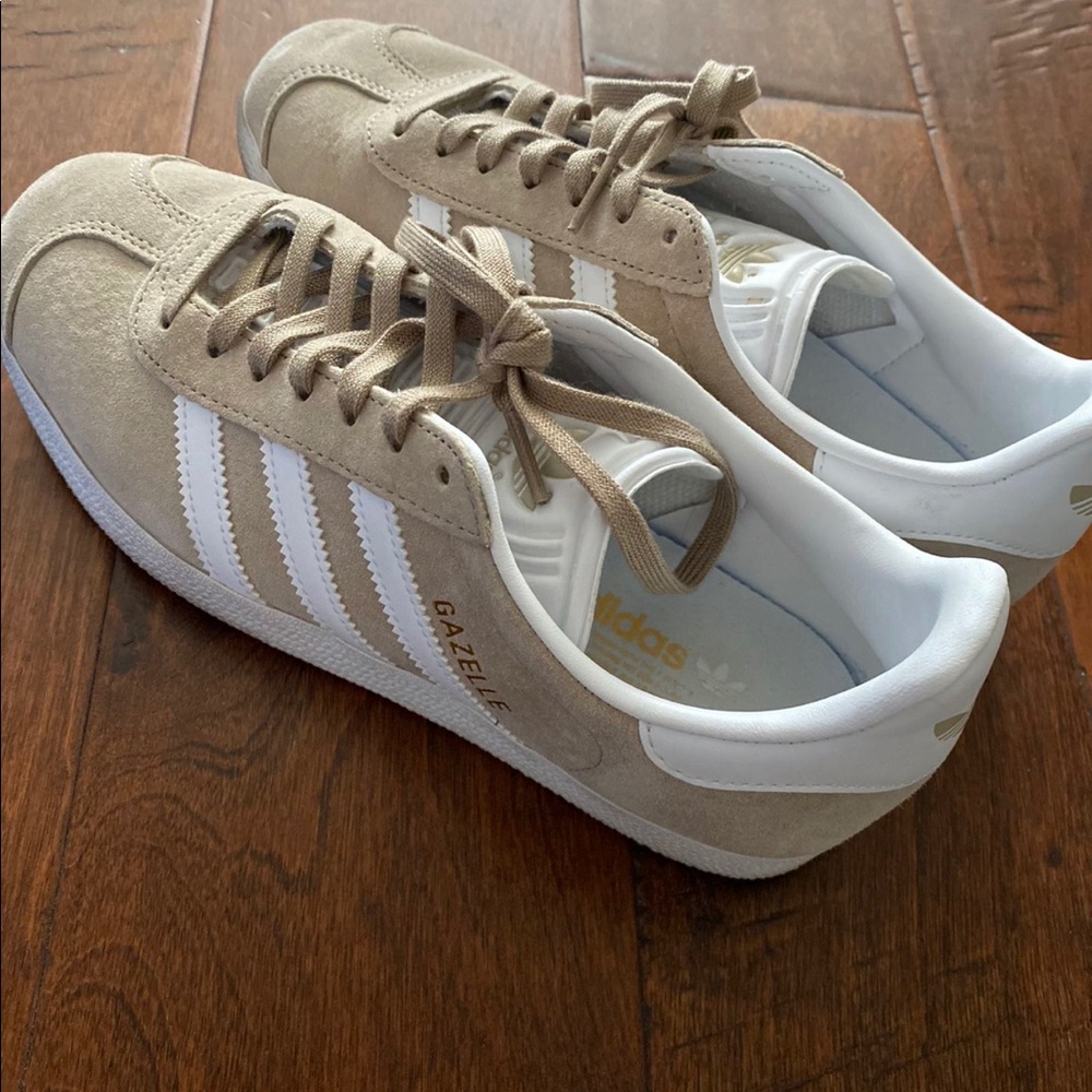 Beige Gazelle Adidas